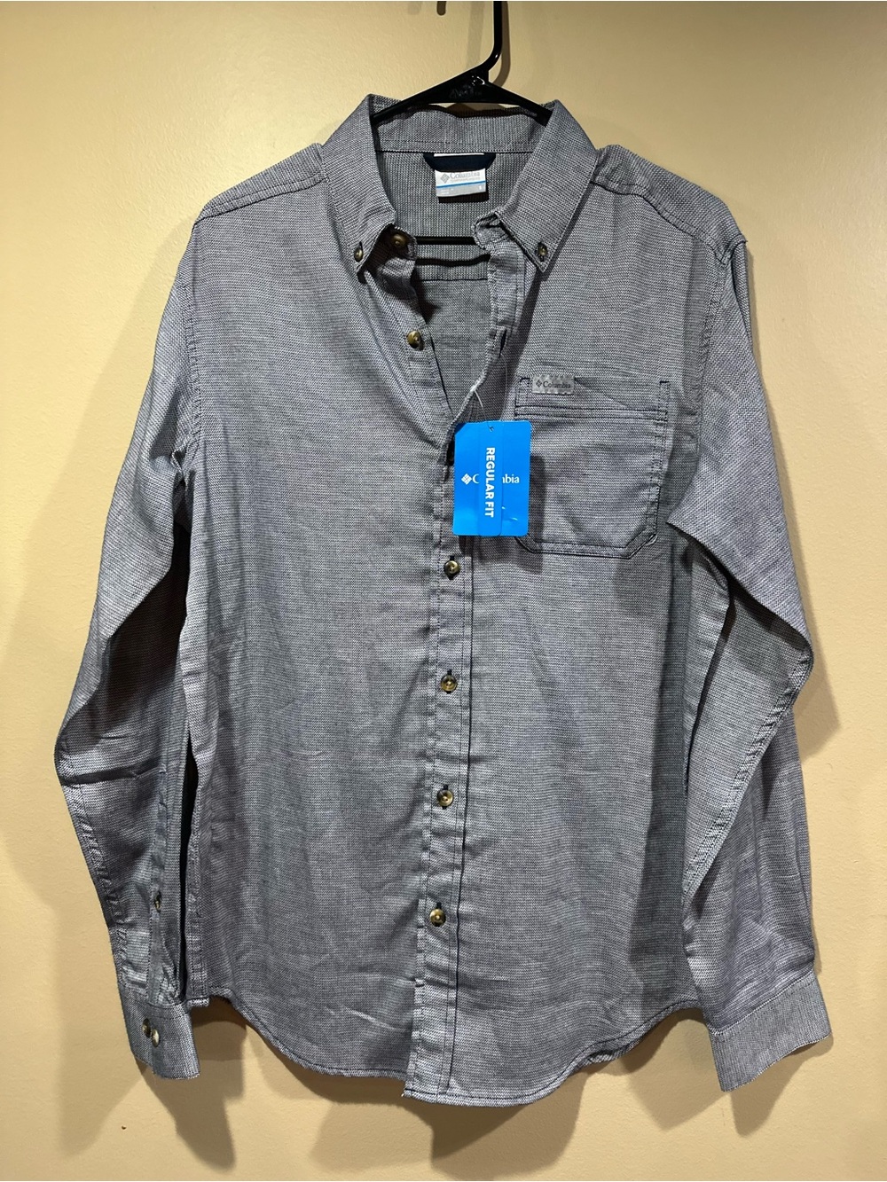 Columbia Men's Button-Down Shirt in Heather Gray